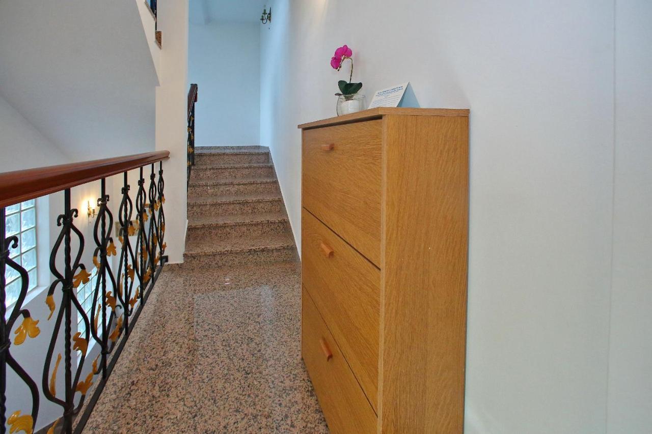 Apartmani Gordana Бибине Екстериор снимка