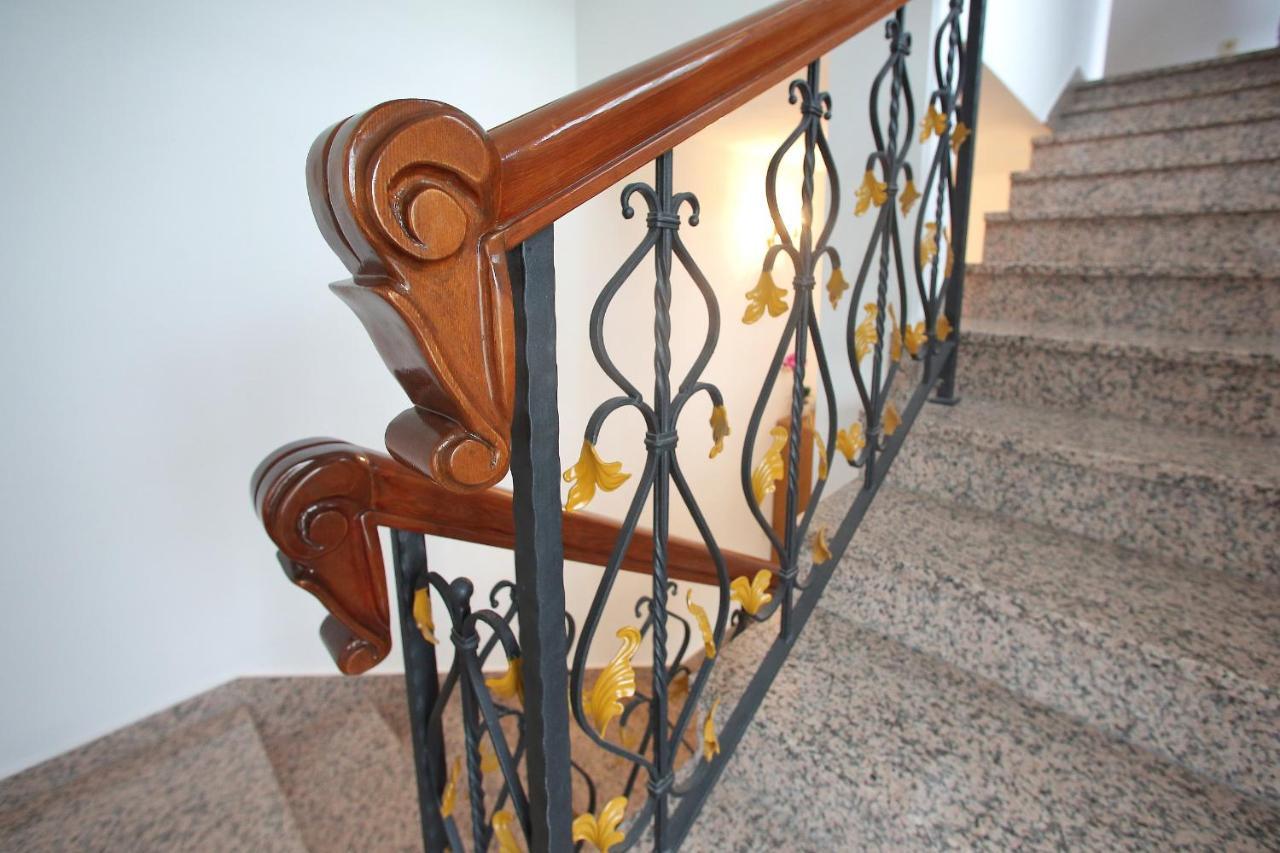 Apartmani Gordana Бибине Екстериор снимка