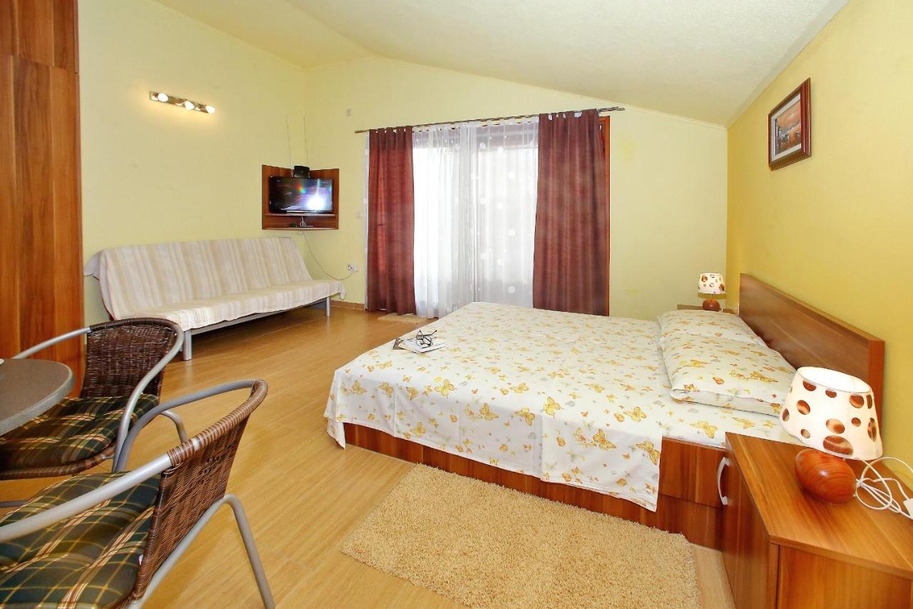 Apartmani Gordana Бибине Екстериор снимка