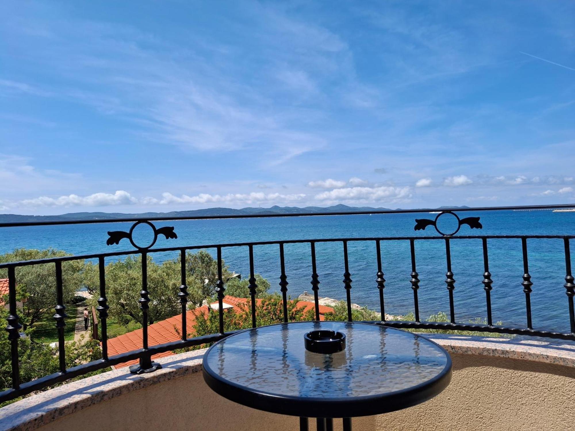 Apartmani Gordana Бибине Екстериор снимка